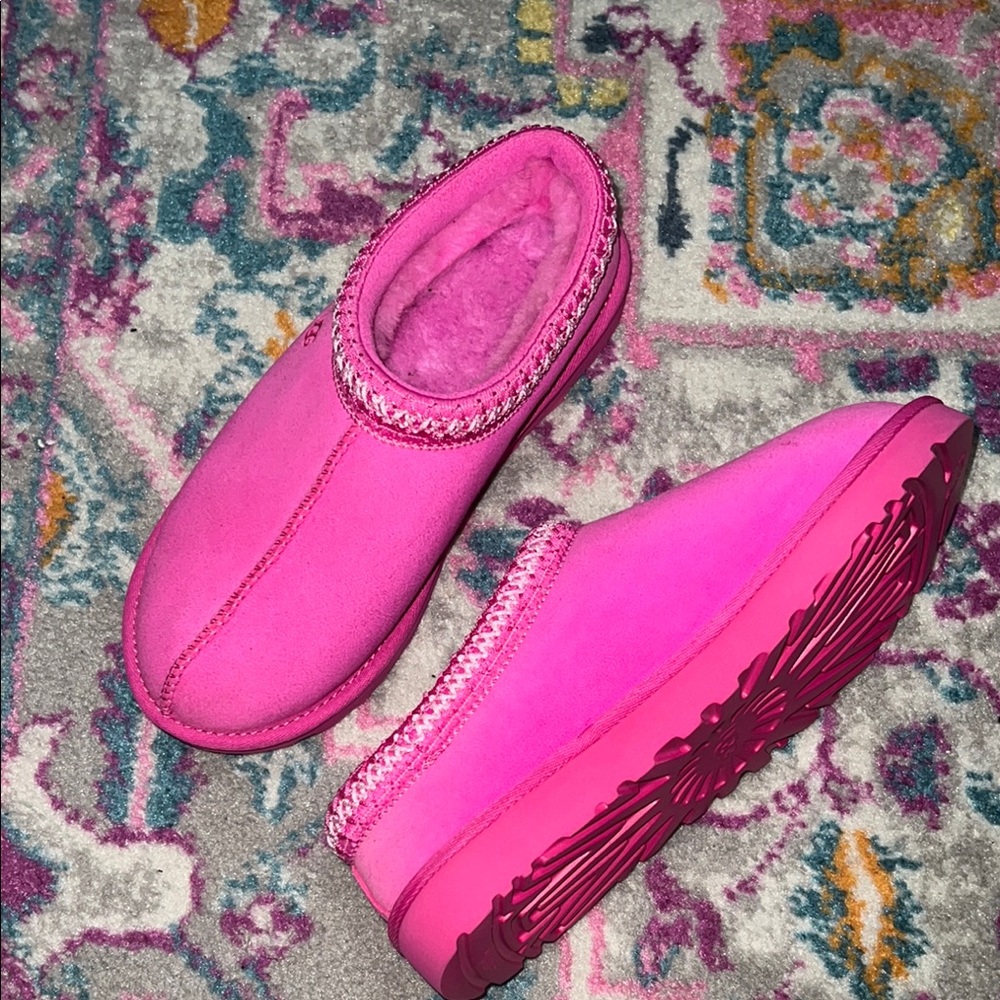 UGG Women's Vibrant Pink Slippers